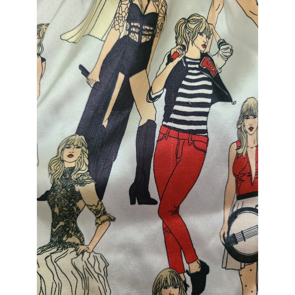 Official Taylor Swift Red (Taylor's Version) Eras Satin Pajama Set Small S PJs - Picture 9 of 9